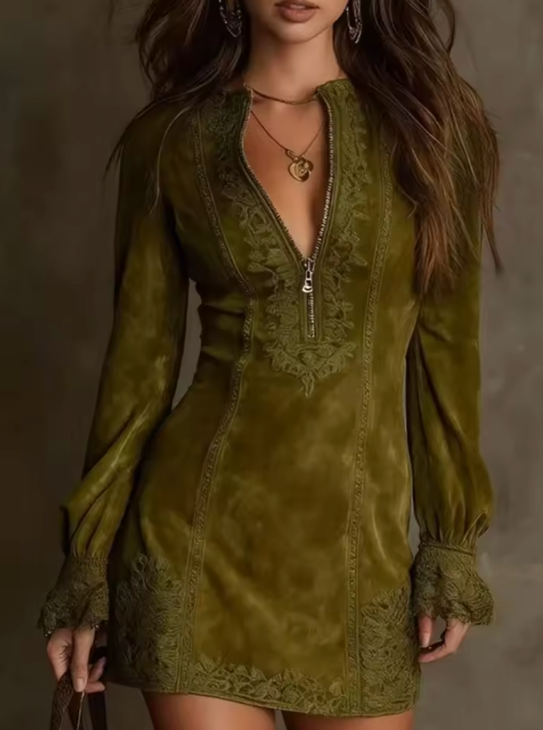 Delfine – Zamszowa Mini Sukienka z Koronką