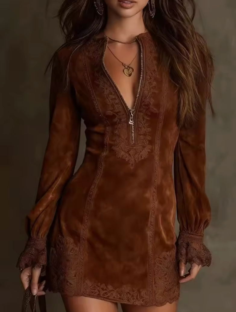 Delfine – Zamszowa Mini Sukienka z Koronką