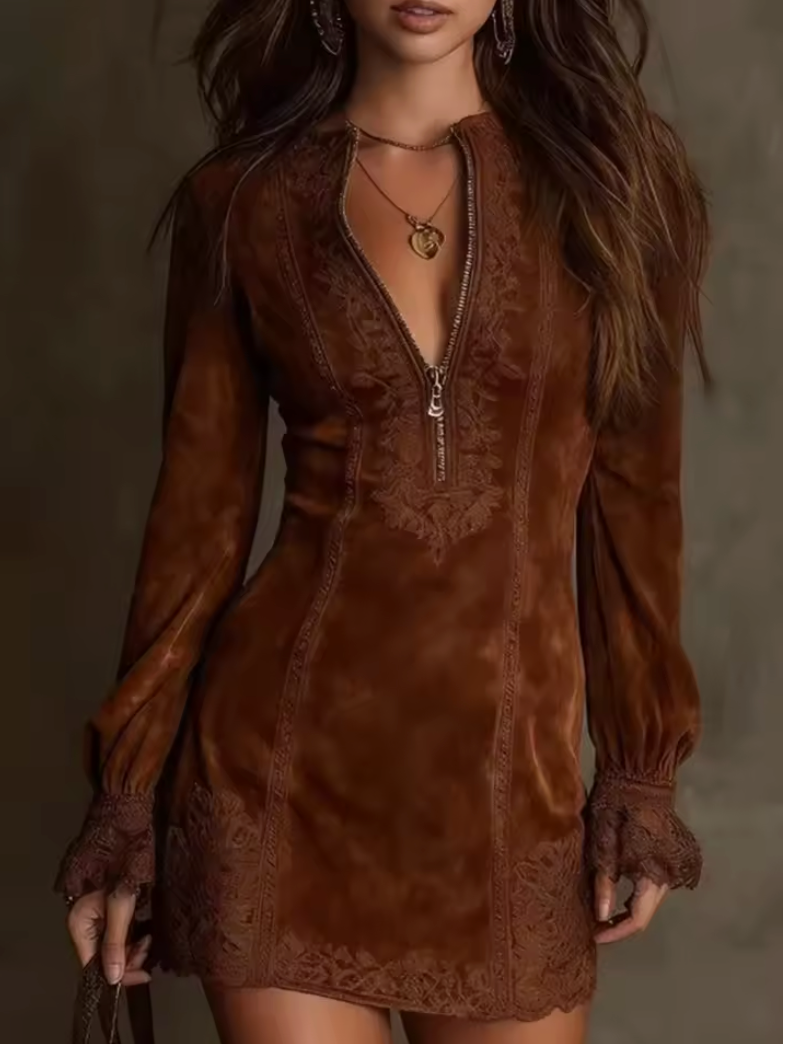 Delfine – Zamszowa Mini Sukienka z Koronką